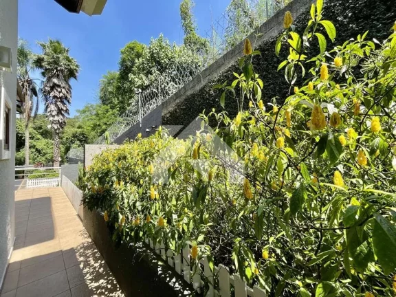 Imagem Casa de Condomínio em Parque Dom Henrique - Cotia