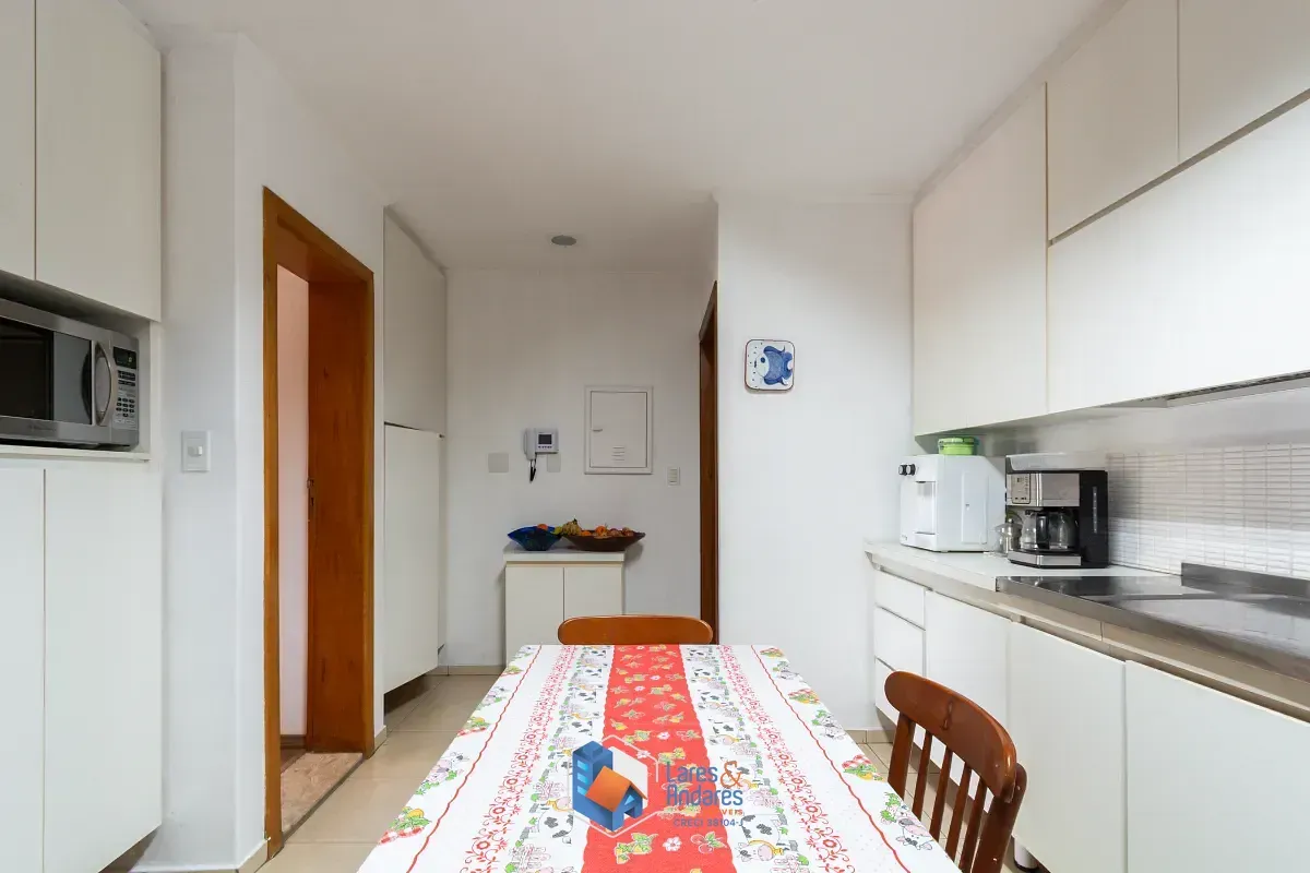 Imagem Casa para venda em Pacaembu com 4 quartos, sendo 3 suítes, 400m²