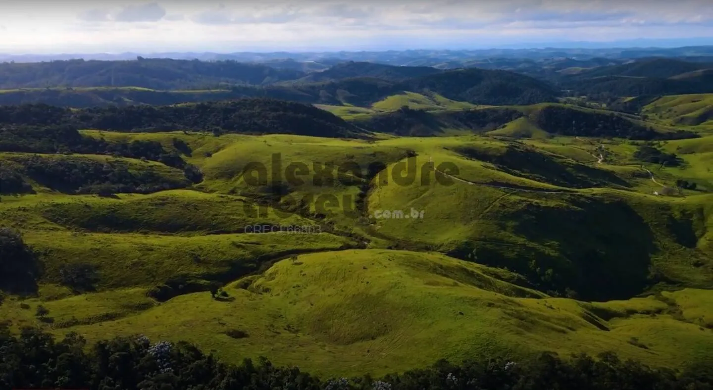 Imagem Fazenda de 1049 alqueires à venda em Santa Branca com 180 nascentes