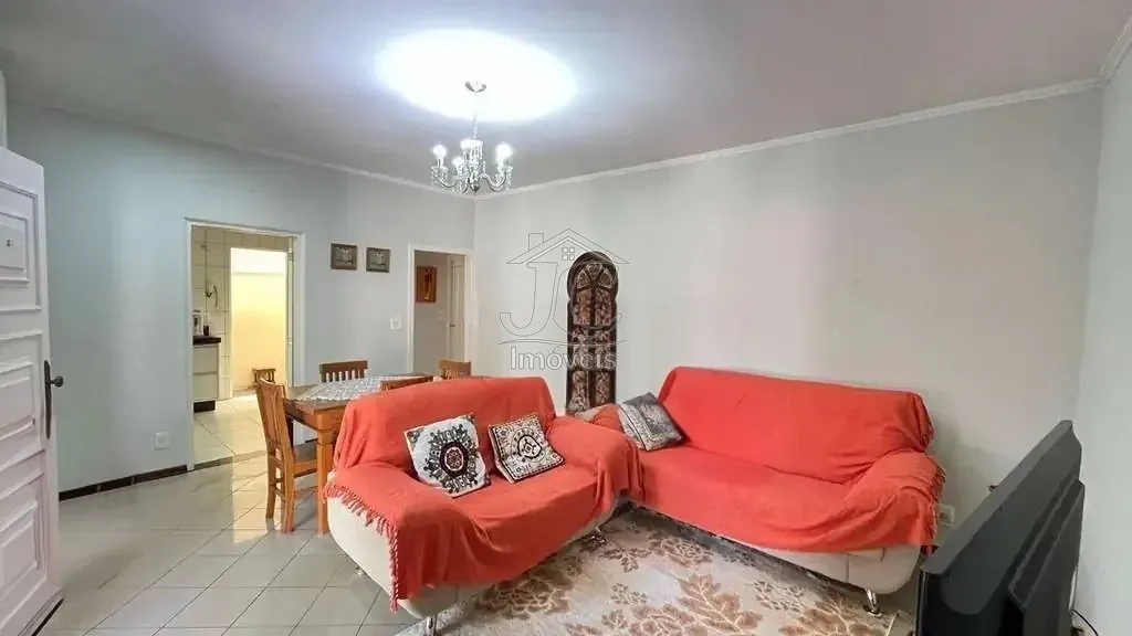 Imagem Casa com 3 dormitórios e amplo terreno na Vila Santana em Valinhos!