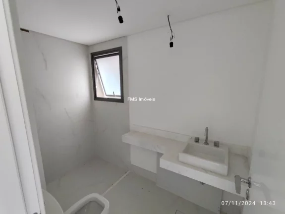Imagem Apartamento com 244m² em Moema encontre o maior estoque Cyrela na Zona Sul! Explore em www.fmsimoveis.com.br