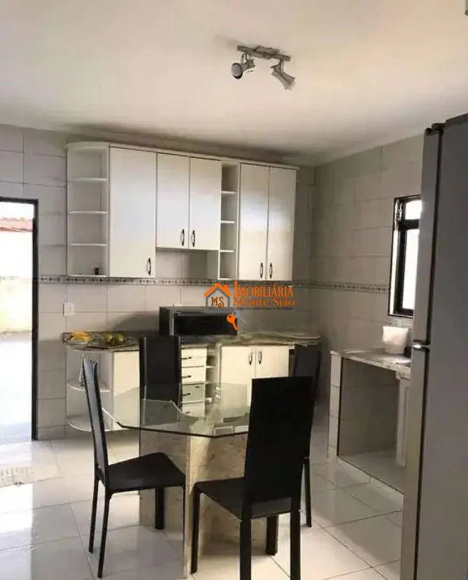 Imagem Sobrado com 3 dormitórios à venda, 250 m² por R$ 850.000 - Jardim Rosa de Franca - Guarulhos/SP