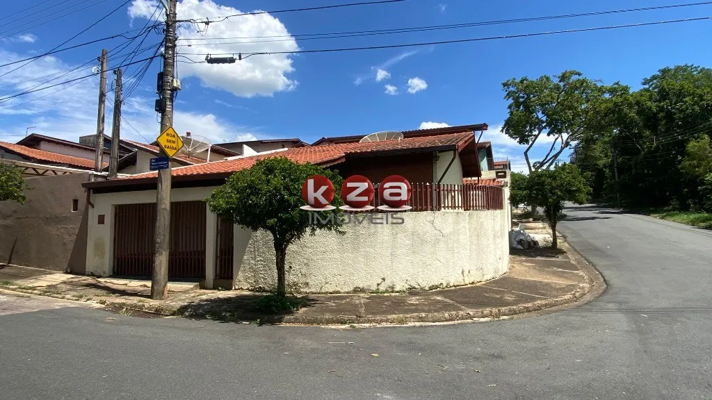 Foto do imóvel Imperdível casa à venda em Valinhos-SP, Jardim Itapuã: 4 quartos, 1 suíte, 2 salas, 3 banheiros, 3 vagas, 158m². Aproveite!
