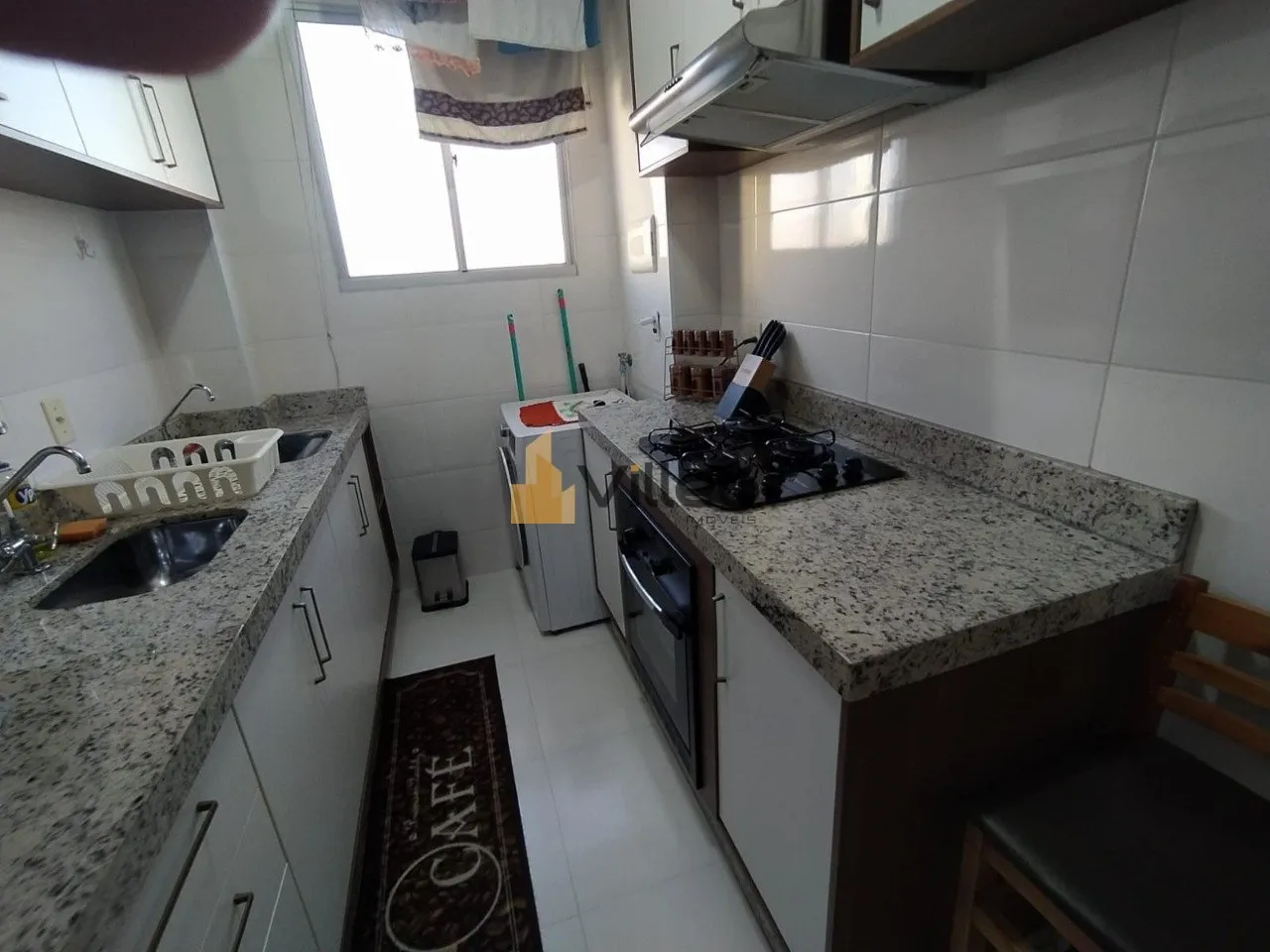 Imagem Descubra um novo padrão de viver no coração do Jardim São Carlos. Este refinado apartamento à v...
