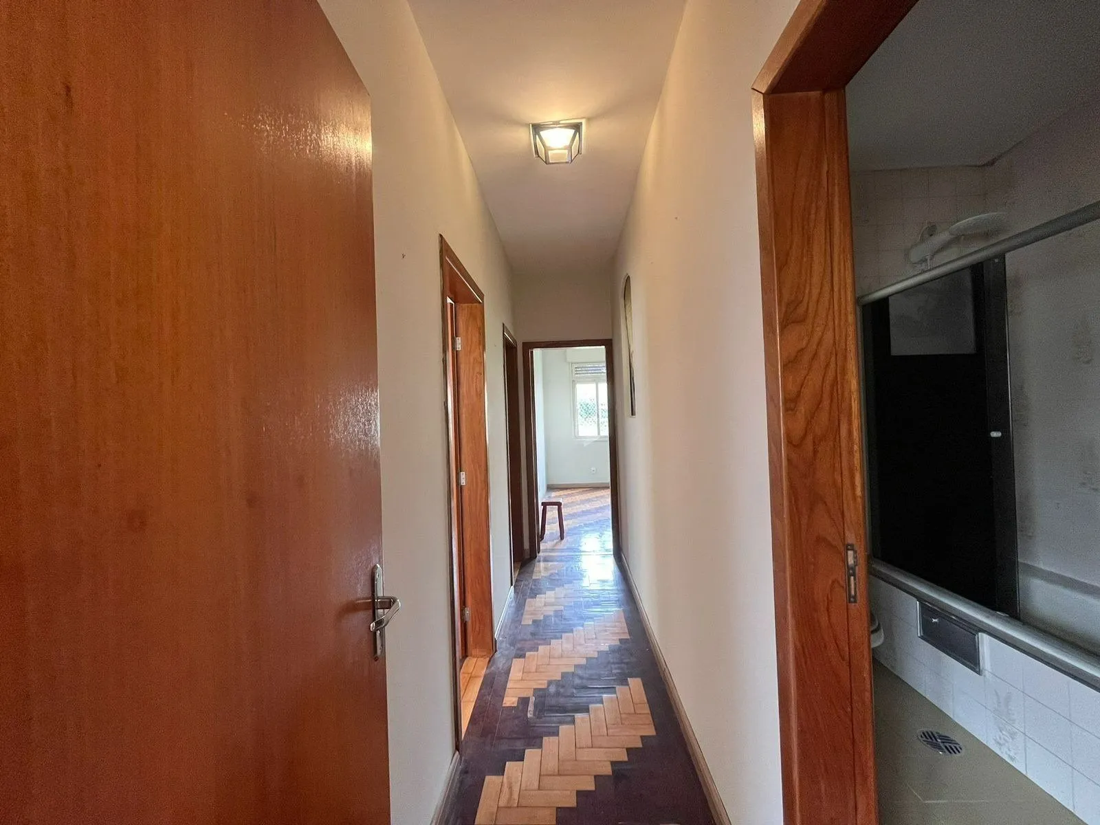 Imagem Apartamento de 3 dormitórios á venda no Bairro Rio Branco, Porto Alegre.