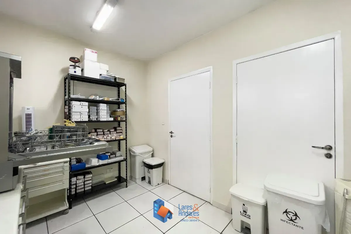 Imagem Conjunto comercial para venda em Cidade Ademar, 361m²