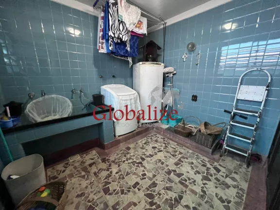 Imagem Sobrado à venda com 4 dormitórios e 3 vagas no bairro da Aparecida em Santos
