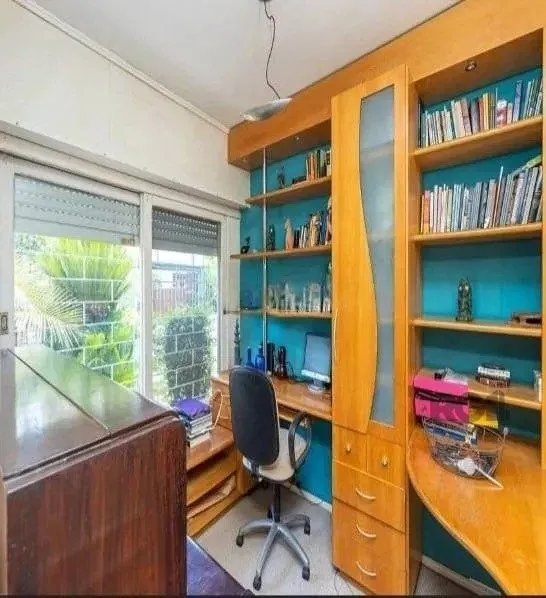 Imagem Excelente casa de 220m² com 3 dormitórios no bairro Tristeza.