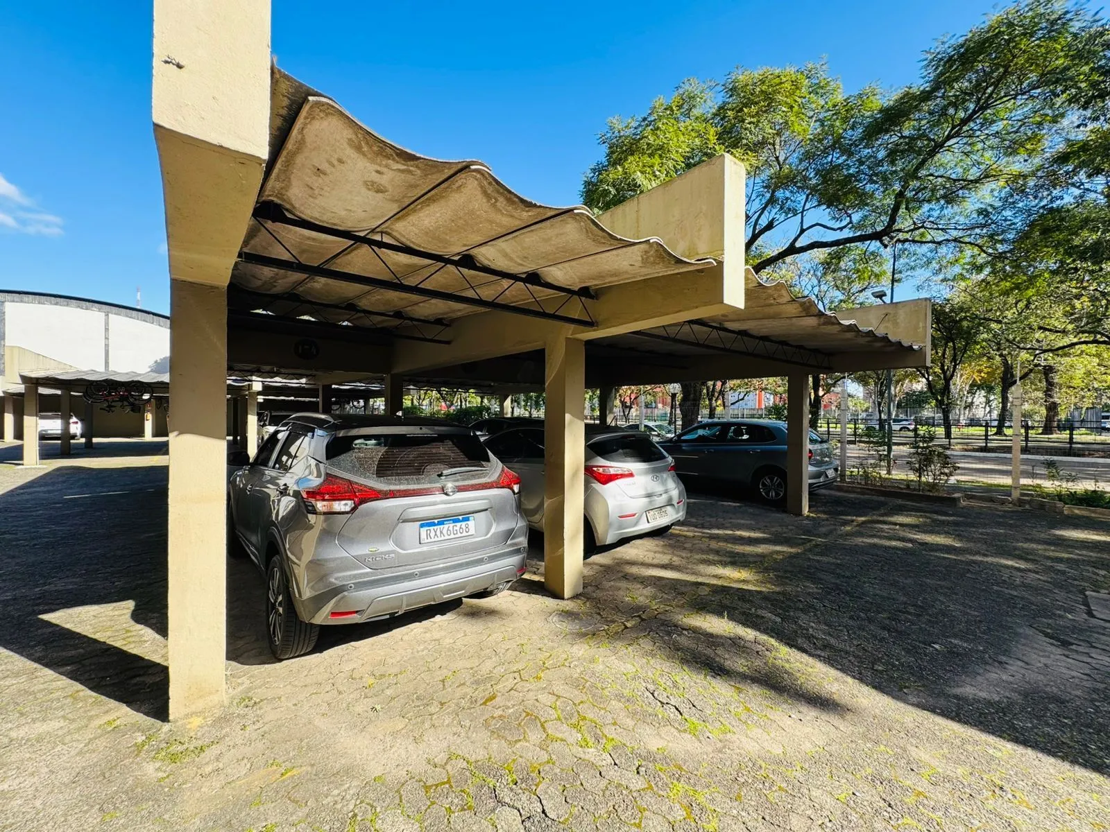 Imagem Apartamento Semimobiliado com 94,67 m² Privativos, 3 Dormitórios,