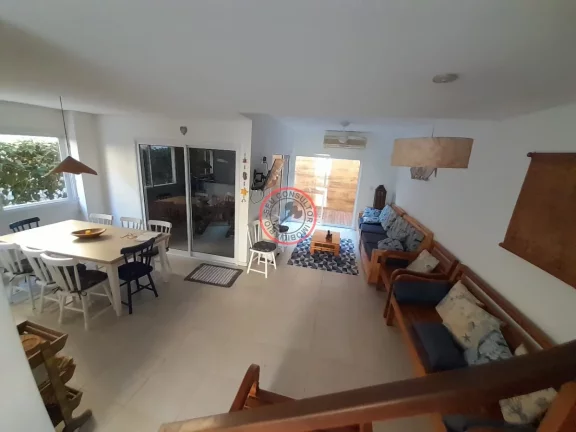 Imagem ESCRITURA DEFINITIVA, CASA A VENDA COM 3 SUÍTES,TODA MOBILIADA EM CONDOMINIO COM PISCINA, SALÃO DE FESTAS PERTO DE TODO COMÉRCIO