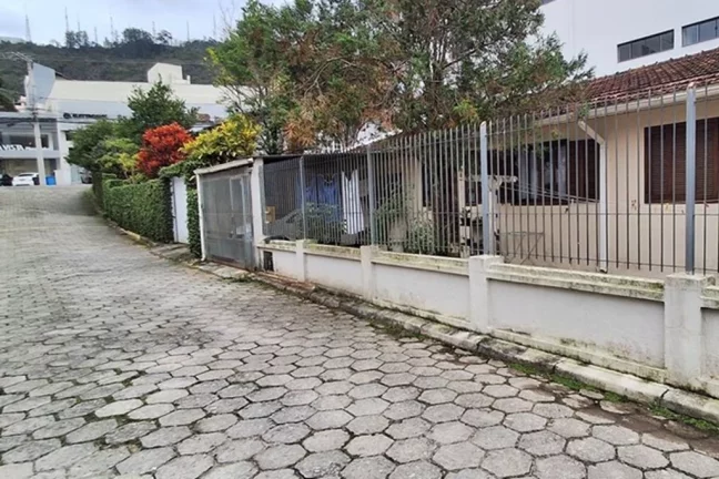 Imagem TLL 399 Lote 590441044-59 - Terreno à venda no bairro Trindade - Florianópolis/SC