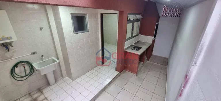Imagem Sobrado em condomínio no Santa Cândida