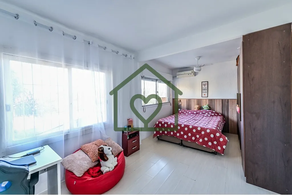 Imagem Apartamento à venda no bairro Sarandi 
 
Amplo e aconchegante, este imóvel conta com 3 dormitório...