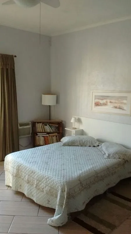 Imagem Casa para Venda - 200m², 3 dormitórios, 2 vagas - Centro