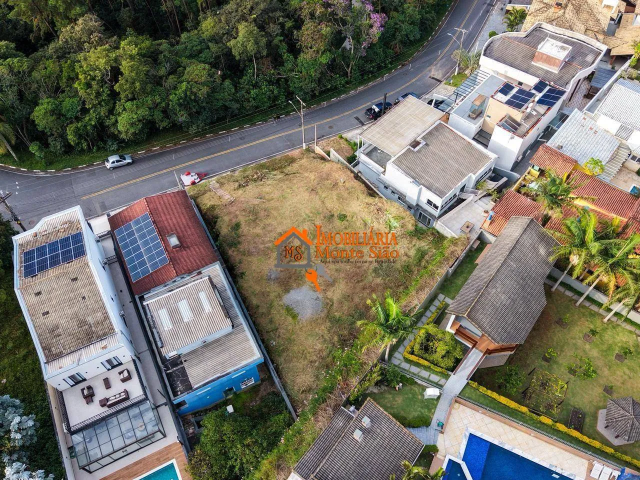 Foto do imóvel Terreno à venda, 367 m² por R$ 1.468.000,00 - Caputera - Arujá/SP