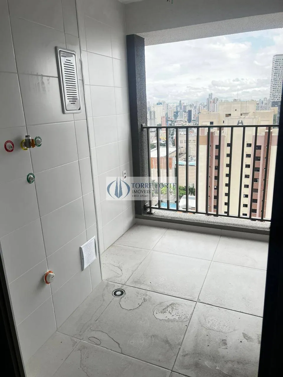 Imagem Apartamento com 3 dormitorios 1 suite, varanda e 1 vaga no Tatuape.