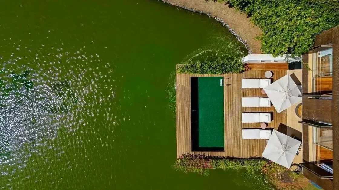 Imagem Casa de luxo para alugar na Fazenda Boa Vista, Villa Fasano dos Lagos, 462 m², 4 suítes, vista para o lago e lazer completo