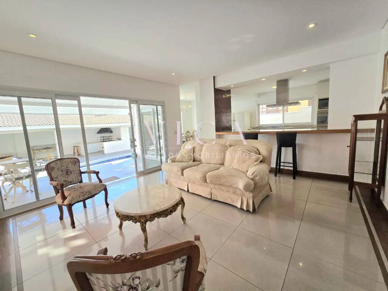 Imagem Alphaville | Casa Mobiliada com Piscina e 3 Suítes | Locação R$ 17.000,00