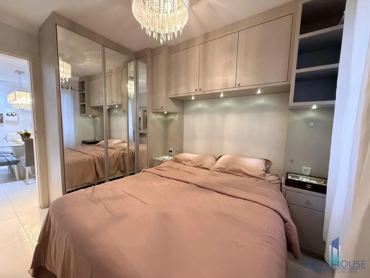Imagem Apartamento Zona Central para Venda em Balneário Camboriú, CENTRO, 2 dormitórios, 1 banheiro, 1 vaga