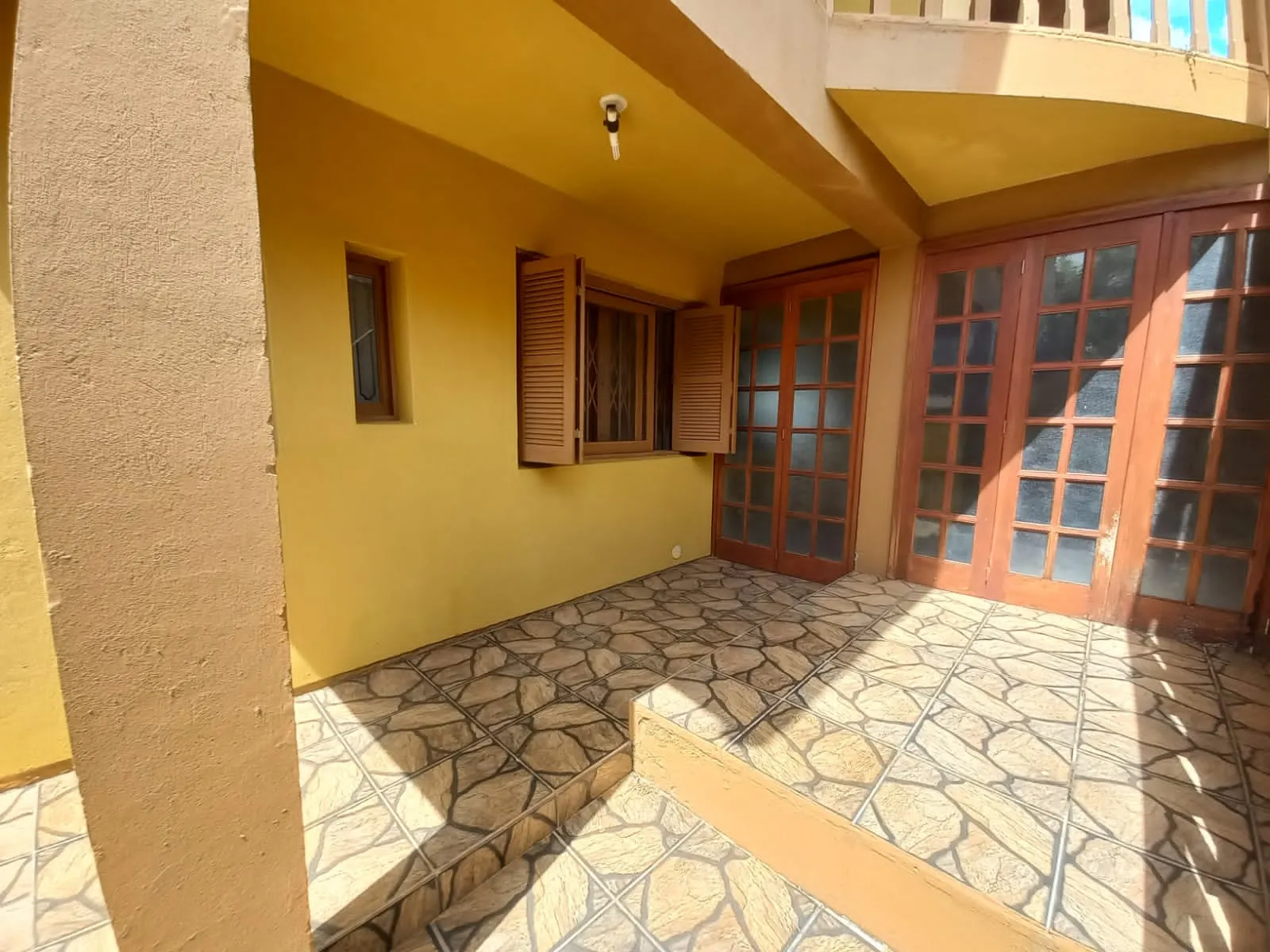Imagem Casa à venda em Viamão, Centro - 363.6m² - Piscina, Churrasqueira, Closet, Lareira...