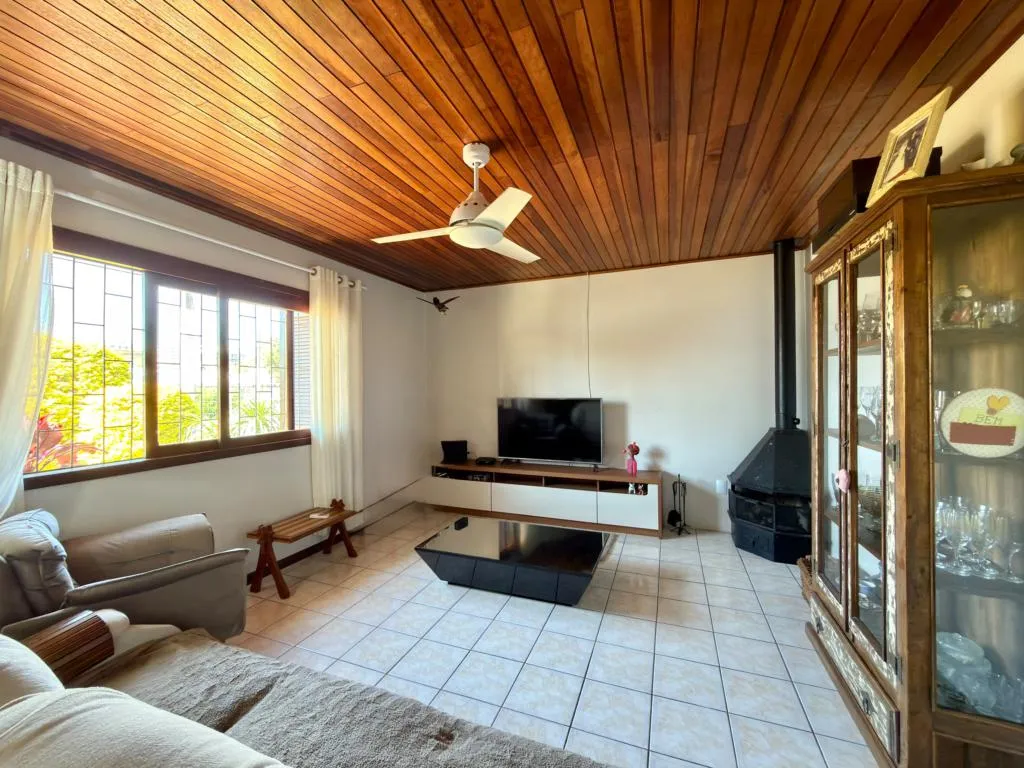 Imagem Casa 3 Dormitórios - Bairro Zona Nova