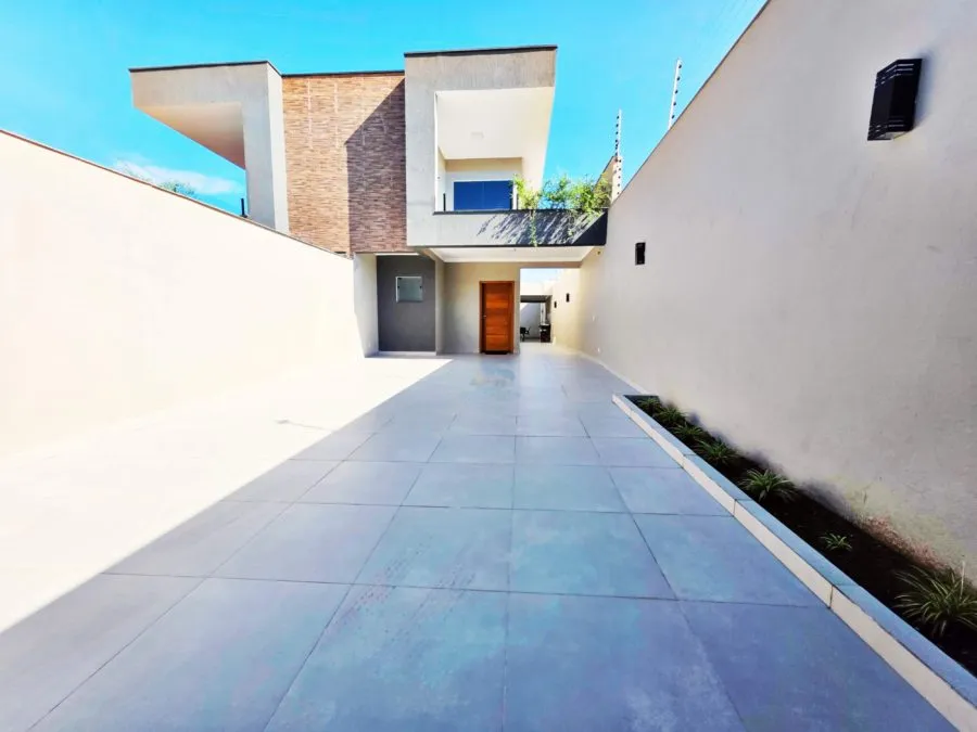 Foto do imóvel CASA À VENDA EM INDAIÁ - BERTIOGA -SP. SOBRADO DE ALTO PADRÃO | MOBILIADO · PADRÃO RIVIERA · 3 SUÍTES · 165m² - GARAGEM PARA 5 VEÍCULOS -· 400M DA PRAIA