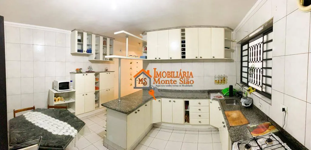 Imagem Sobrado com 4 dormitórios à venda, 407 m² por R$ 598.000,00 - Vila Rio de Janeiro - Guarulhos/SP