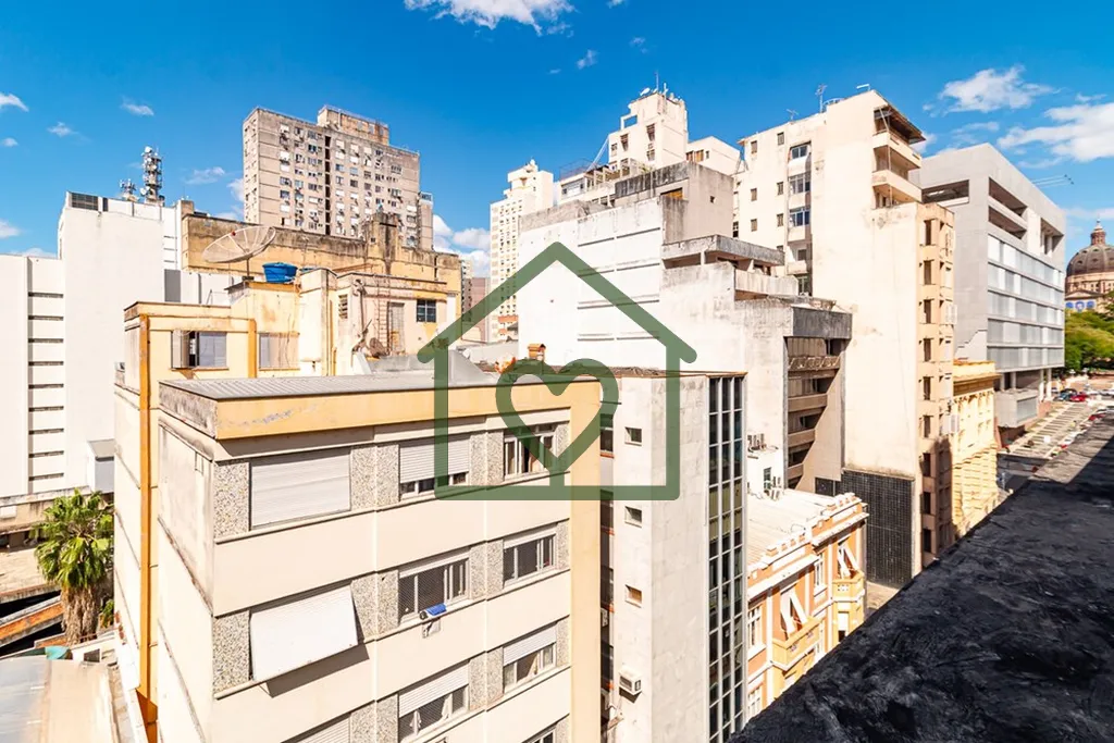 Imagem Oportunidade estratégica no coração do centro histórico de Porto Alegre! Esta unidade de 36m² o...