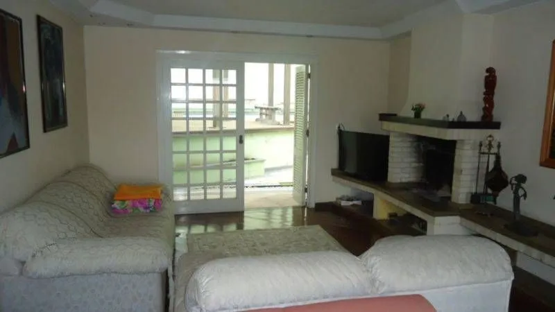 Imagem Casa para Venda - 400m², 4 dormitórios, sendo 1 suites, 4 vagas - Jardim Sabará