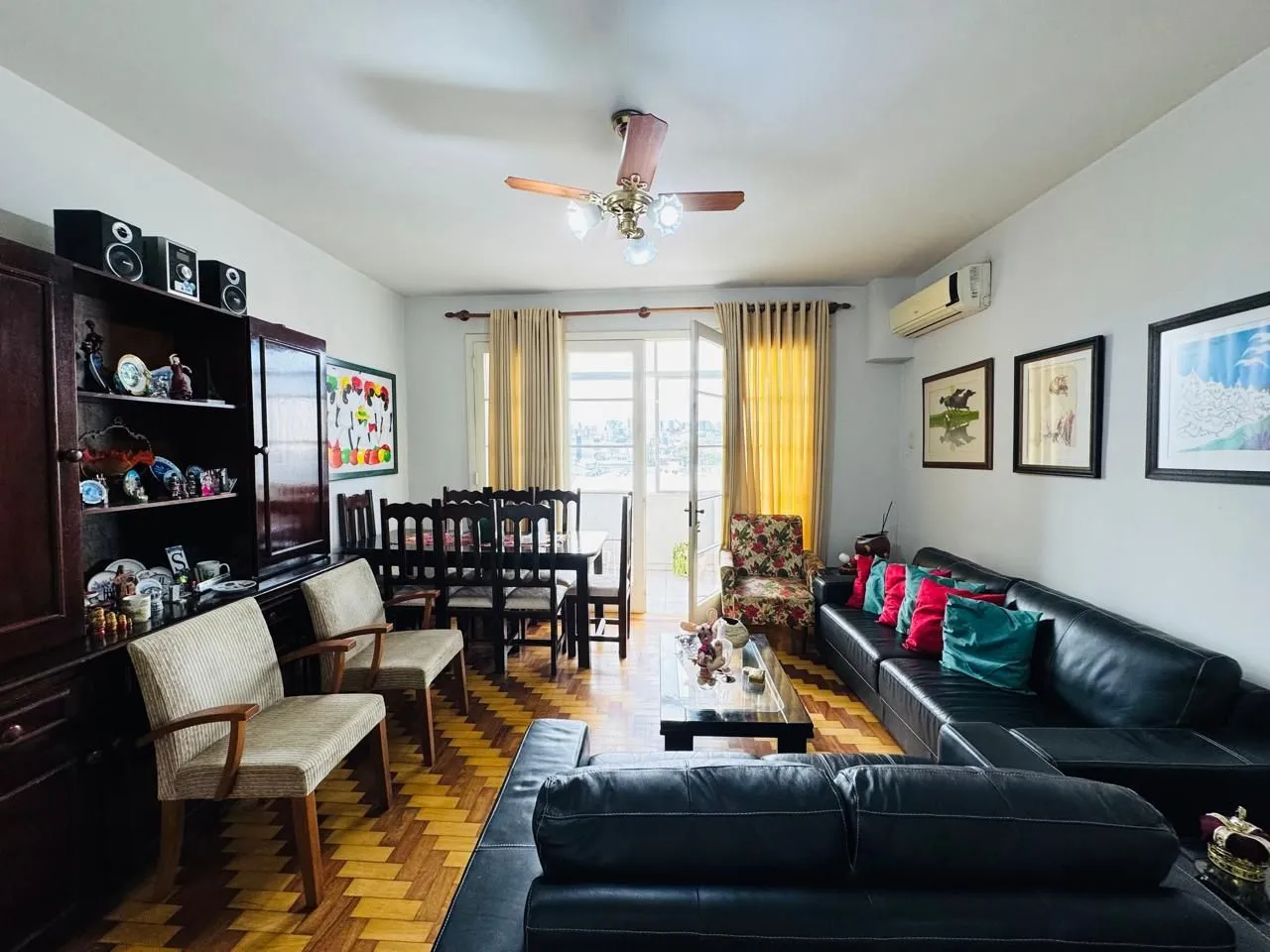 Imagem Apartamento Semimobiliado com 3 Dormitórios, 1 Suíte e Elevador