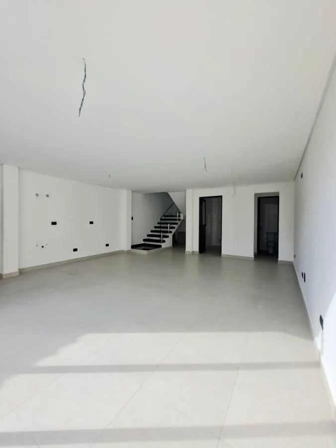 Imagem Sobrado para Venda em São José dos Pinhais, Aristocrata, 3 dormitórios, 3 suítes, 4 banheiros, 2 vagas