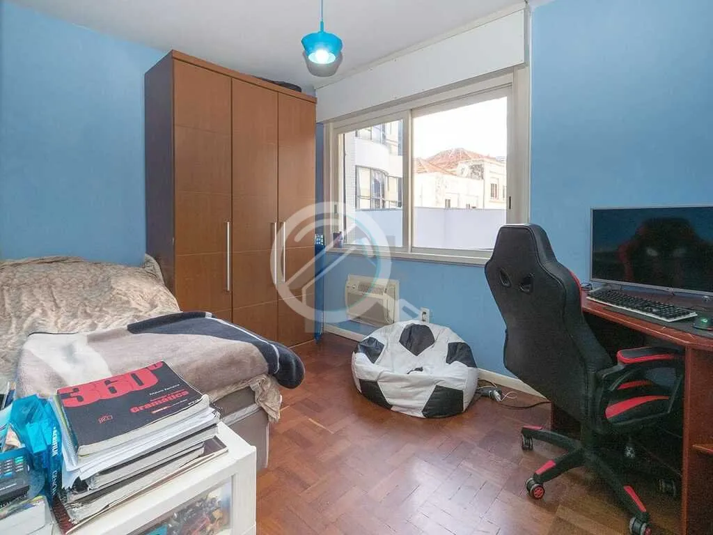 Imagem Apartamento no bairro Menino Deus localizado junto ao Shopping Praia de Belas e da Orla do Guaíba, ...