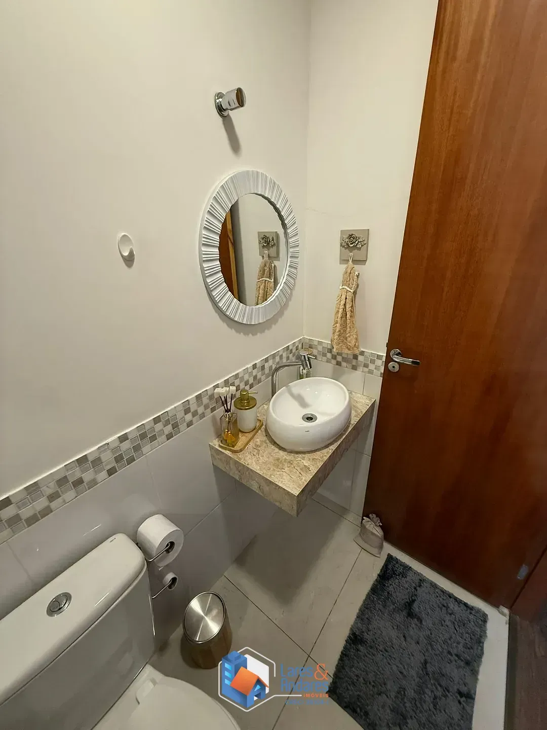 Imagem Sobrado para venda em Bosque da Saúde com 3 quartos, sendo 1 suíte, 134m²