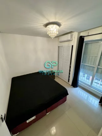 Imagem Apartamento à Venda - 100 metros da Praia de Pitangueiras, Guarujá