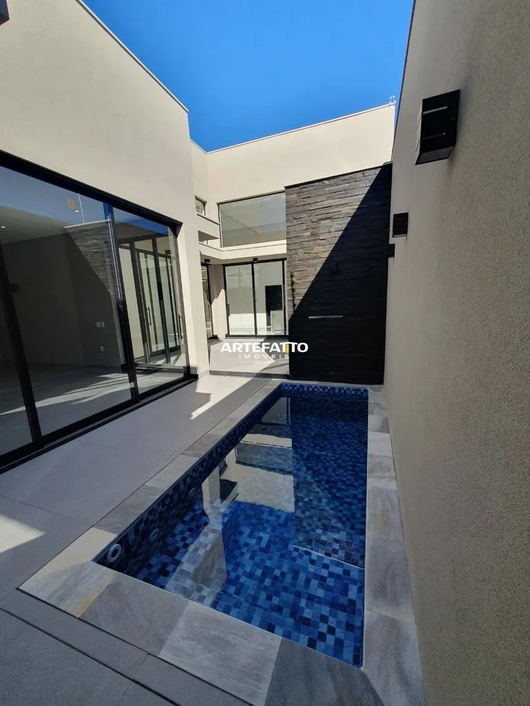 Foto do imóvel Casa Fino acabamento e requinte em Rua Anna Baptista Pereira
