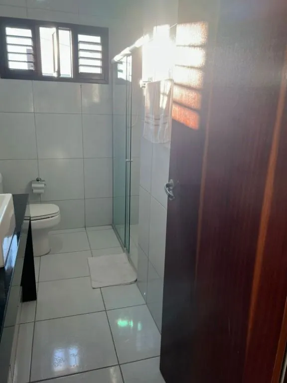 Imagem Casa duplex ampla no Bairro dos Estados, com 7 quartos, 4 suítes, varandas, terraço e excelente localização em João Pessoa.