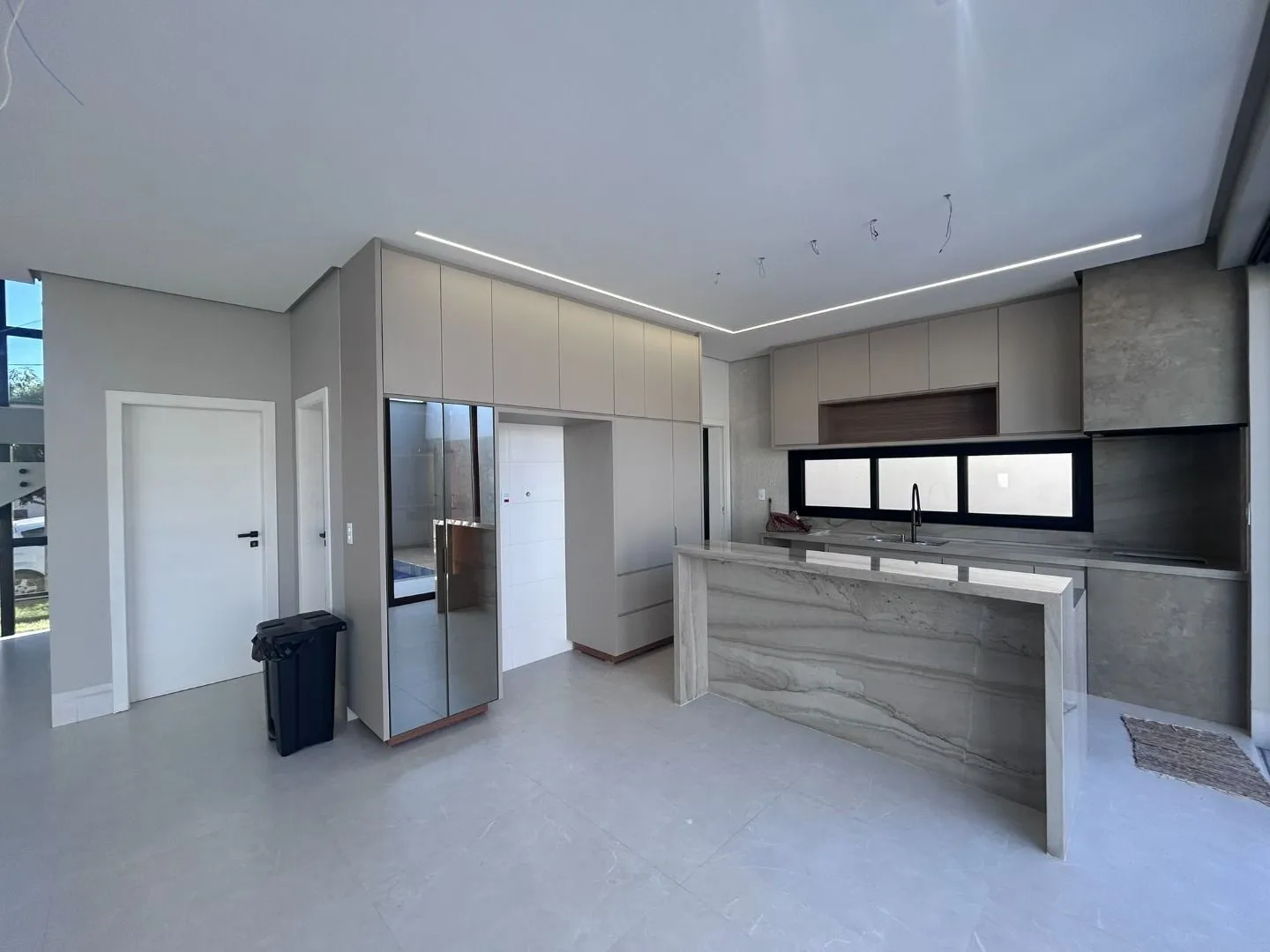 Imagem Casa com 3 dormitórios, 280 m² - venda por R$ 2.050.000 ou aluguel por R$ 7.500/mês - Campos Elíseos - Patos de Minas/MG
