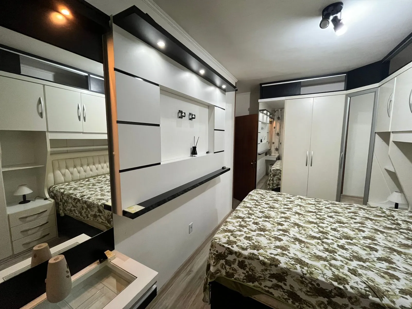 Imagem Apto de 02 dorm, mobiliado, transformado em 01 dorm, com vaga no Passo da Areia