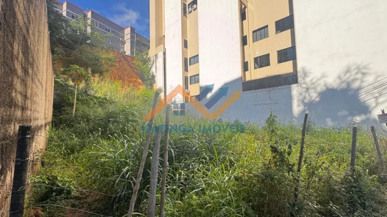 Imagem Terreno de 480m² com frente para duas ruas à venda no bairro Iguaçu – Ipatinga