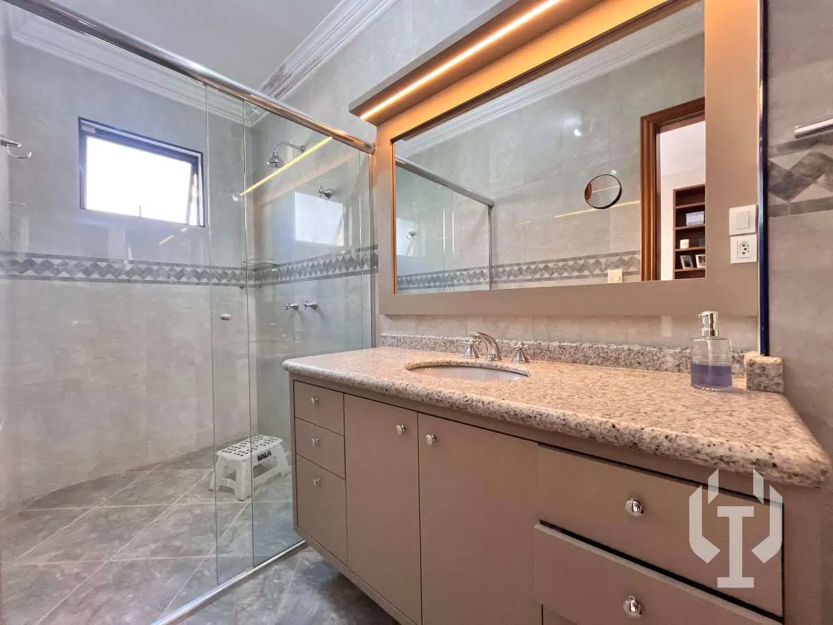 Imagem Apartamento Frente Mar Mobiliado Pronto Para Morar em Meia Praia