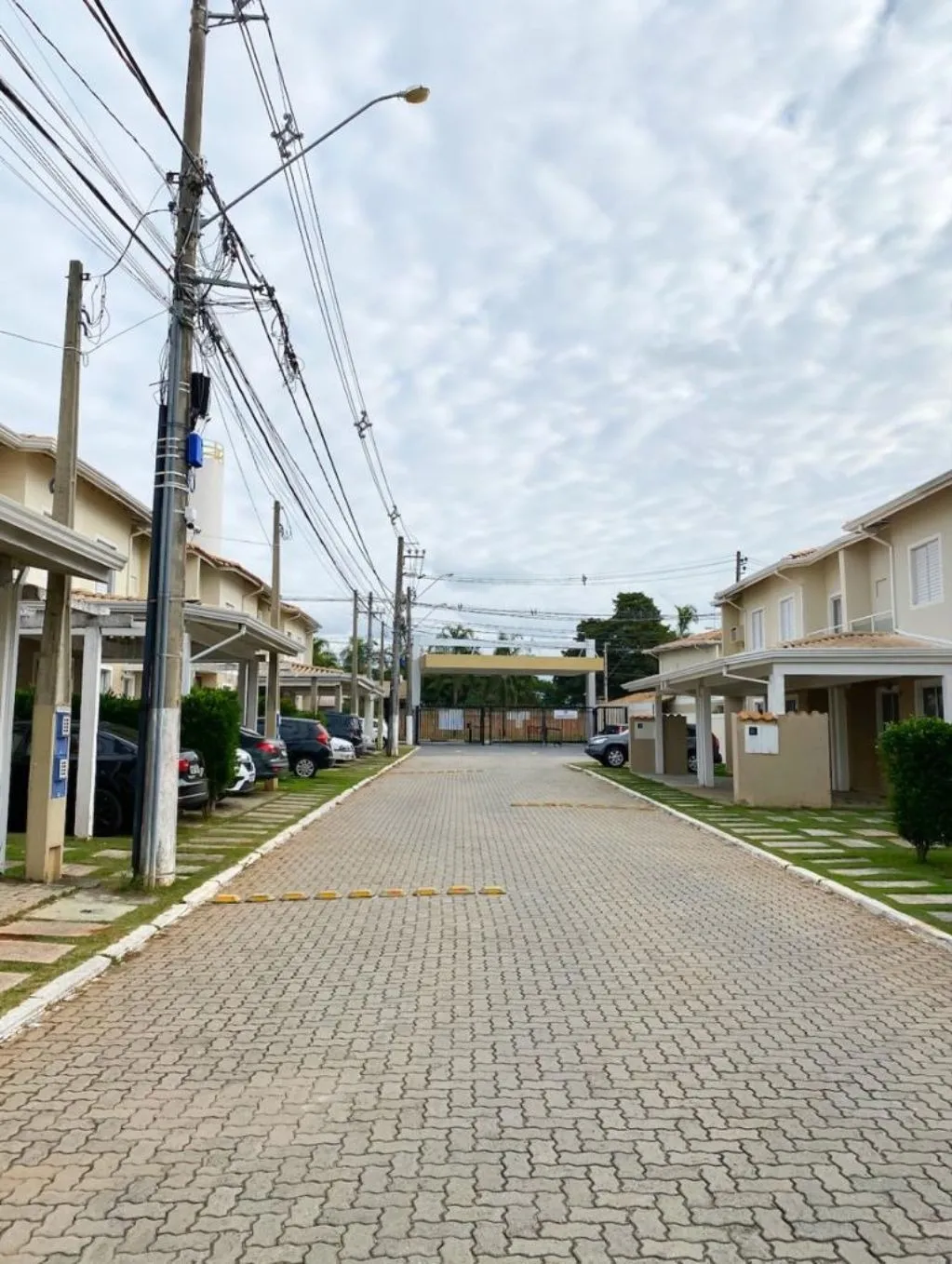 Imagem Sobrado no Condomínio Village Salermo, na região do Campolim