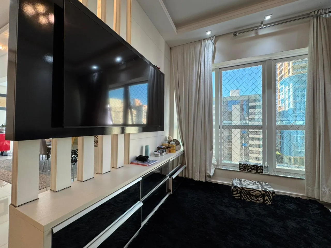 Imagem Apartamento com vista para o mar à venda com 180m2 por R$ 3.900.000,00