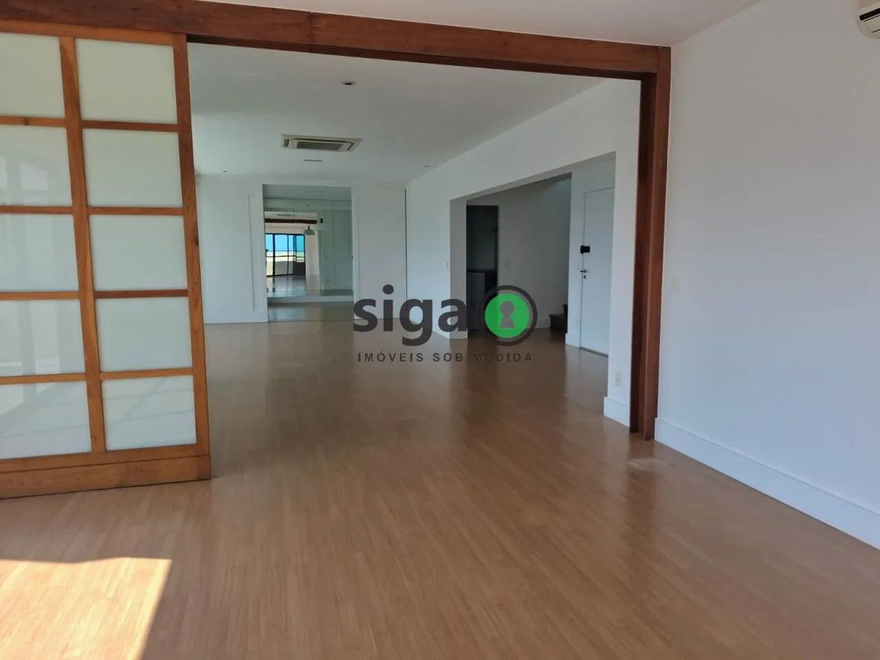 Imagem Cobertura de Luxo no Condomínio Villagio Panamby, Sofisticação, Conforto e Vista Deslumbrante