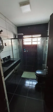 Imagem Casa Terrea Reformada com 111m² 2 Dormitorios e 5 Vagas de Garagens