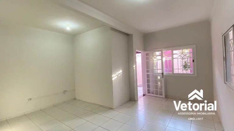 Imagem Casa para locação na Serra do Mimo: 3 quartos, 1 suíte, 2 salas, 1 vaga de garagem, 120m² em Barreiras-BA.