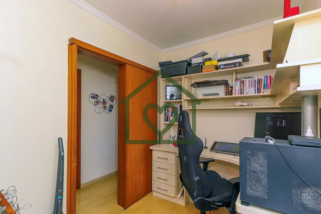 Imagem Apartamento de 86m² com 3 dormitórios, 2 banheiros, sala de estar, sacada, cozinha, escritório. C...