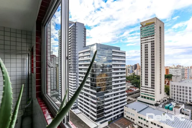 Imagem Stúdio residencial c/ sacada - 01 quadra do Shopping Curitiba - andar alto - 35,05m2 privativos - Semi-mobiliado - R$ 370.000,00.