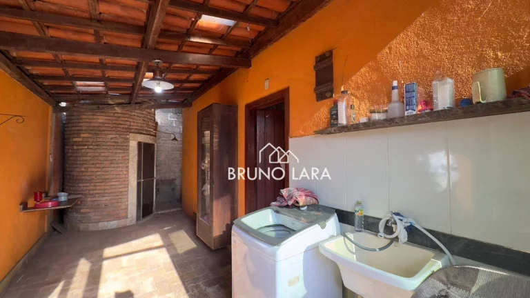 Imagem Casa a venda em Igarapé MG / Centro