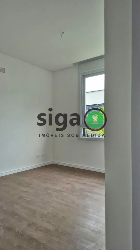 Imagem CASA EM CONDOMINIO COM 4 QUARTOS SENDO SUITES