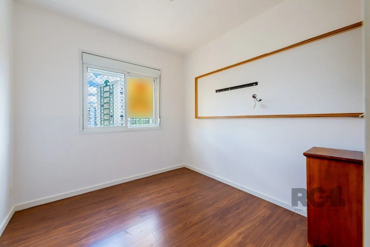 Imagem Apartamento de um quarto, suíte e uma vaga de garagem no bairro Santa Cecilia em Porto Alegre.